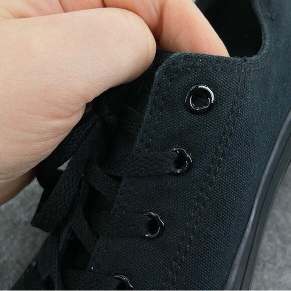 Converse Classic Monochrome Junior Black Low Top Sneakers US Size 3 - Picture 10 of 12